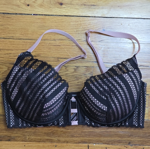 Victoria's Secret Other - Victoria's Secret Lined Plunge Bra 34D